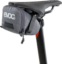 Evoc Seat Bag Tour L 1L Satteltasche -E-Bike Zubehör Verkauf evoc seat bag tour l 1l satteltasche befestigt
