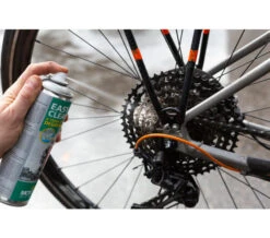 Motorex Easy Clean Ketten- Und Teilereiniger -E-Bike Zubehör Verkauf mtorex easy clean ketten und teilreiniger im einsatz 3